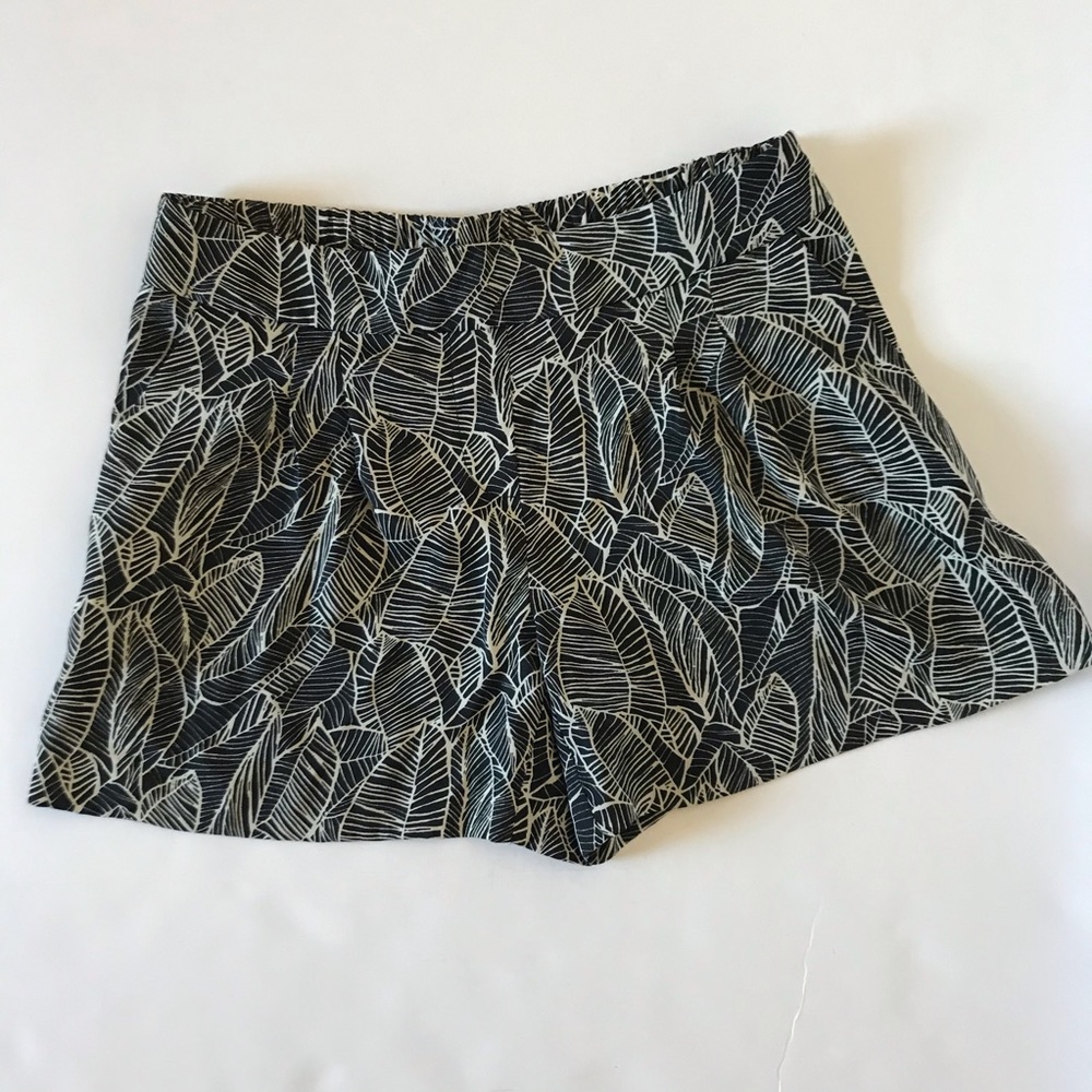 Loft Botanical Print Shorts Black Size XS
